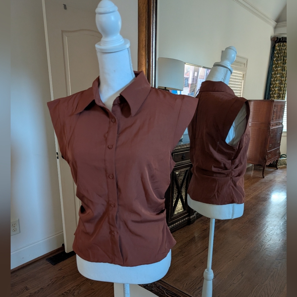 SHEIN Sleeveless Button-Down Shirt - Rust